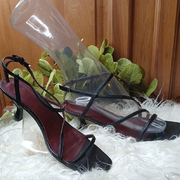 Elegant Black Strappy Women's Heels - Picture 1 of 16